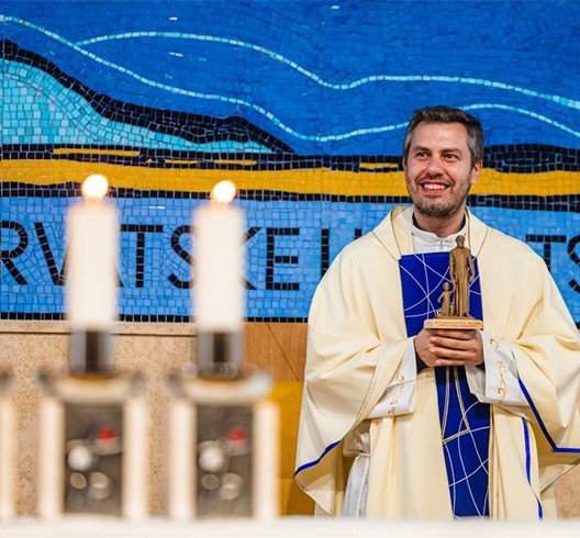 Proslavljena svetkovina Blagovijesti u bazilici svetog Josipa u Karlovcu i otvorena izložba "Promišljanje svetoga"